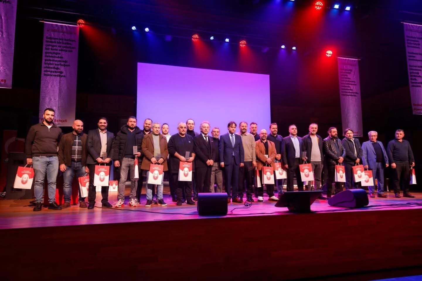 ARNHEM’DE, HOCA AHMET YESEVİ MERKEZİ’NİN 30’UNCU YIL COŞKUSU…