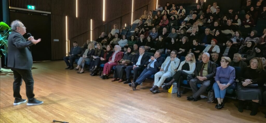 Yavuz Nufel’den gözyaşı ve kahkaha dolu “Göç” dinletisi