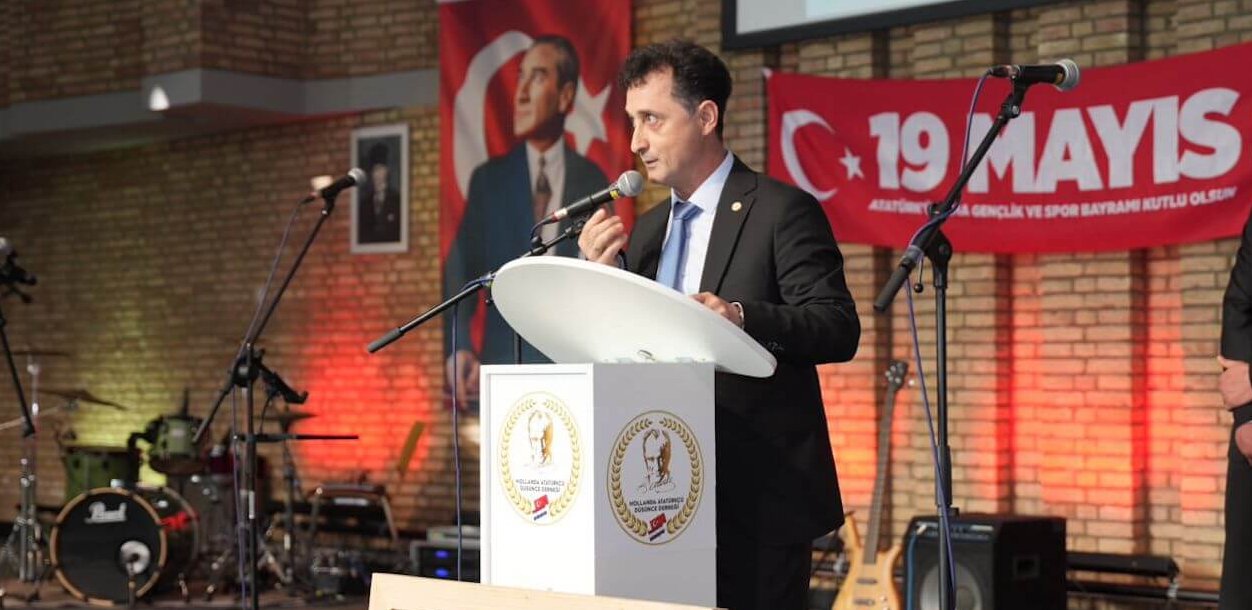 Dursun Surat: “Rotterdam’daki Mevlana Camii’ne yönelik gerçekleştirilen saldırıyı en güçlü şekilde kınıyoruz”