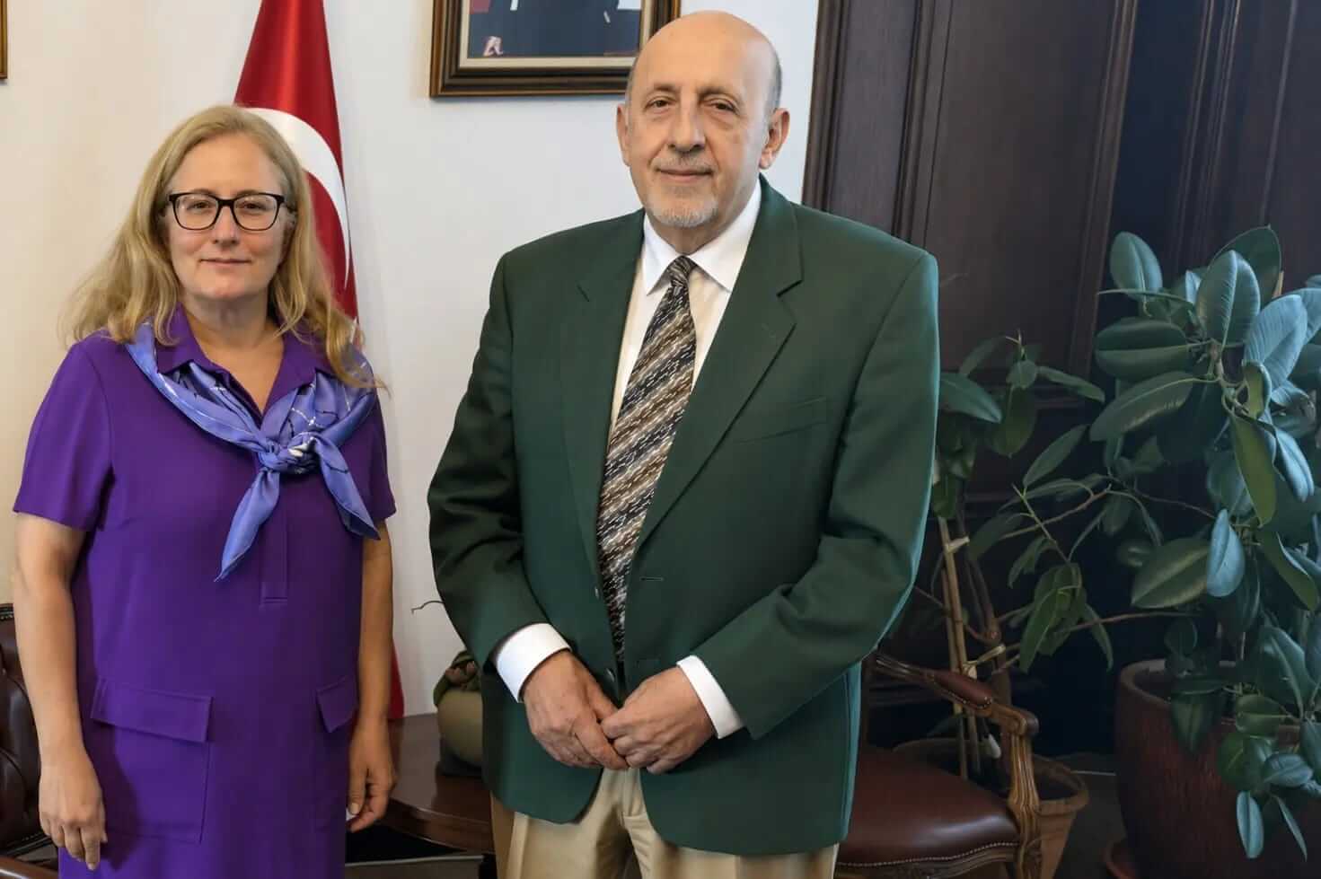 CEZA MI, ÖDÜL MÜ? LAHEY’DE GÜL BAHÇESİ BIRAKAN BÜYÜKELÇİ FATMA CEREN YAZGAN, SAVAŞIN GÖLGESİNDEKİ KİEV’E GİDİYOR
