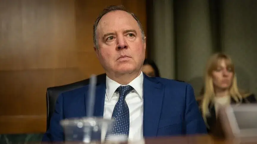 ABD’li Senatör Schiff: Müslüman Amerikalılar, topluluklarımızın ve ülkemizin temel dokusunun bir parçasıdır